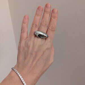 New unique statement ring